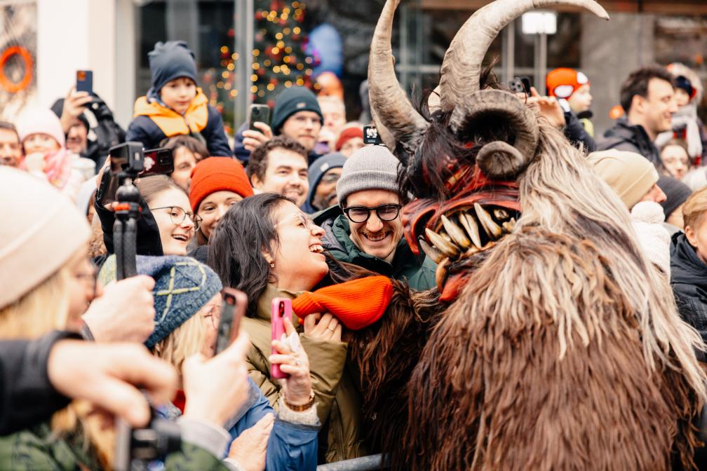 Die Krampusse, Perchten und Klausen sorgten für große Begeisterung bei den zahlreichen Schaulustigen.