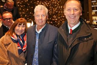 Oberbürgermeister Dieter Reiter, OB-Gattin Petra Reiter und den Antdorfer Bürgermeister Klaus Kostalek Das Foto zeigt vorne Oberbürgermeister Dieter Reiter, OB-Gattin Petra Reiter und den Antdorfer Bürgermeister Klaus Kostalek.
