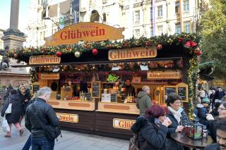 Der Glühweinstandl von Norbert Lange mit Bio-Glühwein Der Glühweinstandl von Norbert Lange mit Bio-Glühwein